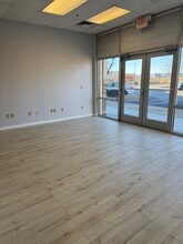 13600-13612 Washington St, Kansas City, MO for lease Interior Photo- Image 1 of 2