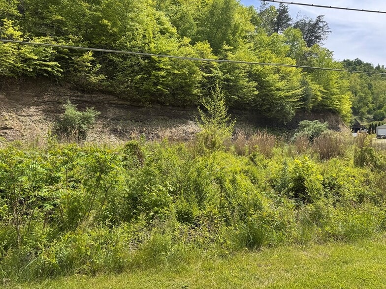 KY Rte 40 and Rte 580 Oil Springs, Oil Springs, KY for sale - Other - Image 1 of 7