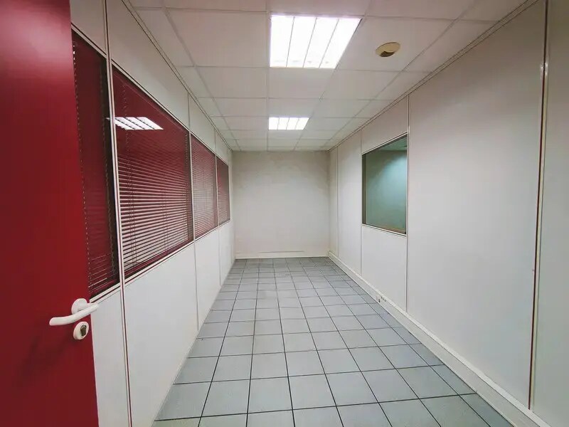 3 Boulevard Georges Méliès, Villiers-sur-Marne for lease Interior Photo- Image 1 of 4