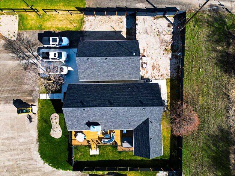 7850 Redwing Rd, Vernon, BC à vendre - Photo du bâtiment - Image 3 de 8