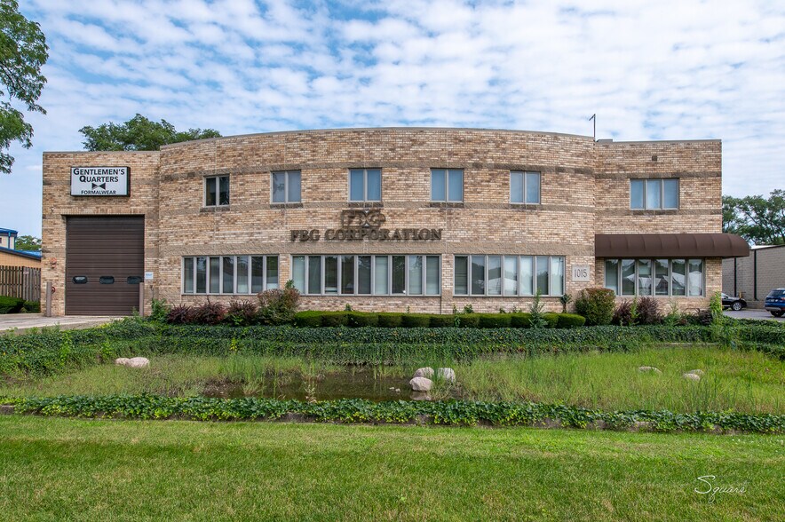 1015 S Route 83, Elmhurst, IL à louer - Photo du bâtiment - Image 1 de 11
