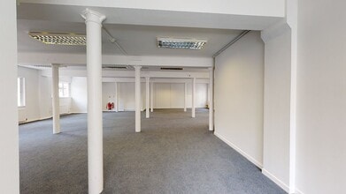 Hills Ln, Shrewsbury for lease Interior Photo- Image 2 of 6