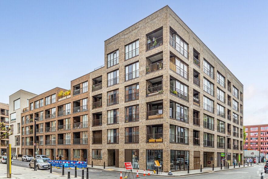 73 Monier Rd, Londres à vendre - Photo principale - Image 1 de 2