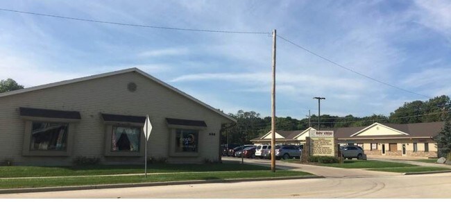 More details for 555 Bay View Rd, Mukwonago, WI - Office/Retail for Lease