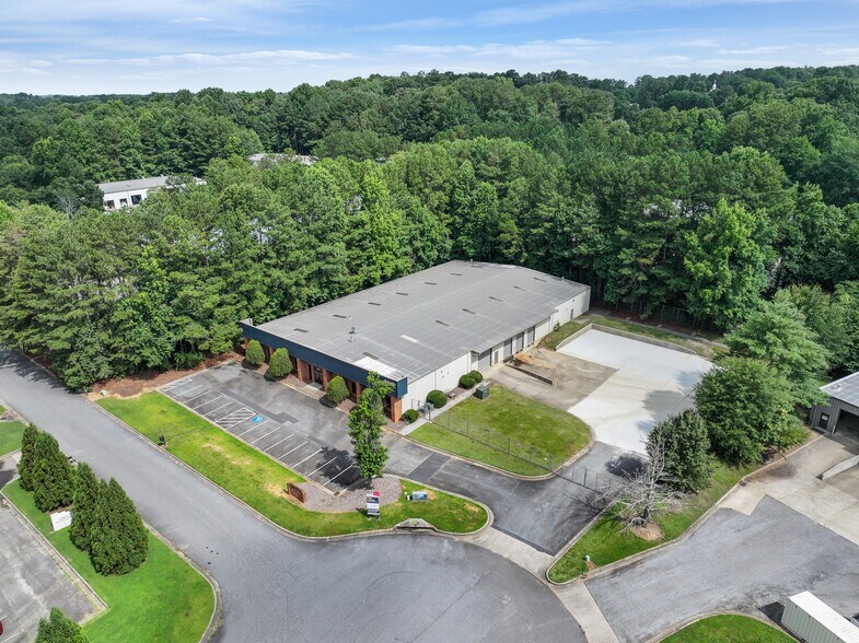 9335 Industrial Trace, Alpharetta, GA à vendre - Photo du bâtiment - Image 3 de 13