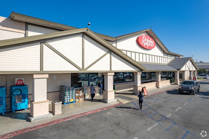 11701-11891 Whittier Blvd, Whittier, CA for lease - Building Photo - Image 1 of 13