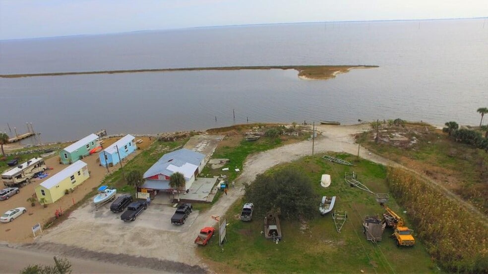 326 Patton Dr, Eastpoint, FL for sale - Building Photo - Image 2 of 2