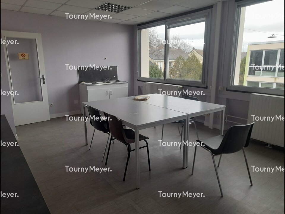 Office in Rennes for sale Interior Photo- Image 1 of 6