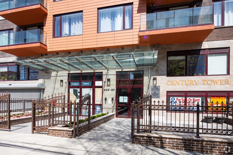 132-27 41st Rd, Flushing, NY for sale - Building Photo - Image 1 of 4