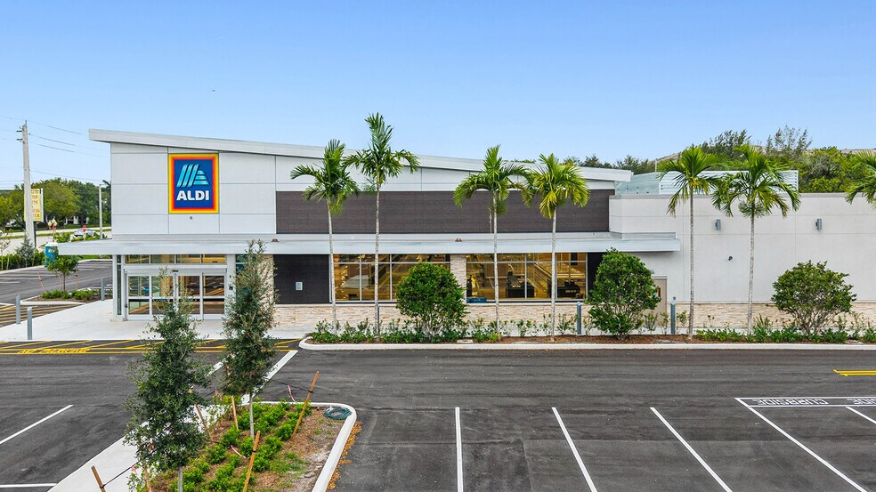 2301 W Sample Rd, Pompano Beach, FL à vendre - Photo du bâtiment - Image 2 de 5