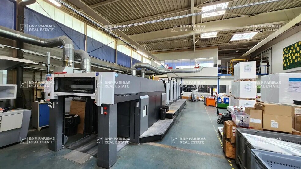 Local d'activités dans Champigny-sur-Marne à vendre - Photo du bâtiment - Image 2 de 12