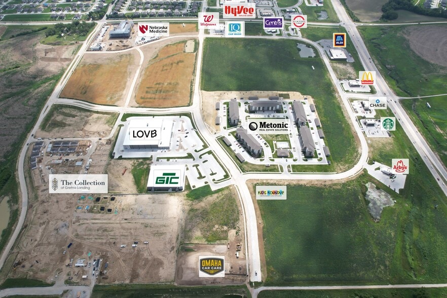 19603 Oakmont Dr, Gretna, NE for lease - Building Photo - Image 2 of 5