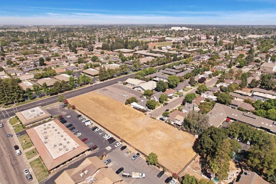 380 S Sunset Dr, Lodi, CA for sale - Building Photo - Image 2 of 9