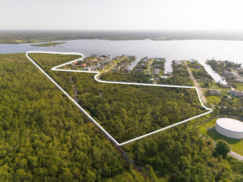2925 Vance Ter, Port Charlotte, FL for sale - Building Photo - Image 3 of 27
