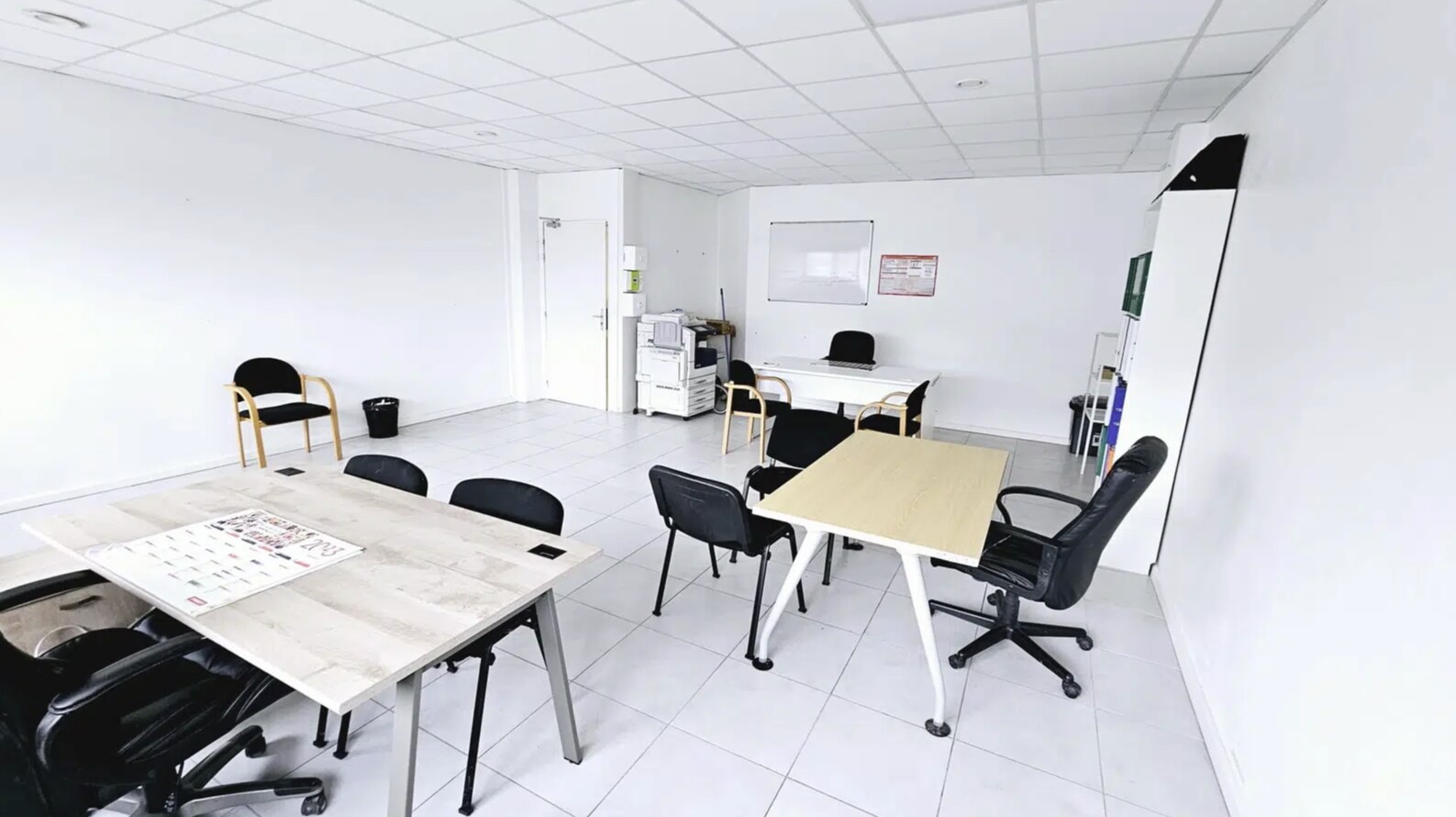 12 Avenue De L'Europe, Villiers-le-Bel for lease Interior Photo- Image 1 of 3