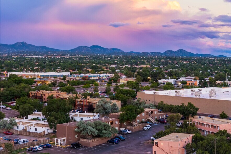 3226 Rufina St, Santa Fe, NM à vendre - Photo du bâtiment - Image 3 de 35
