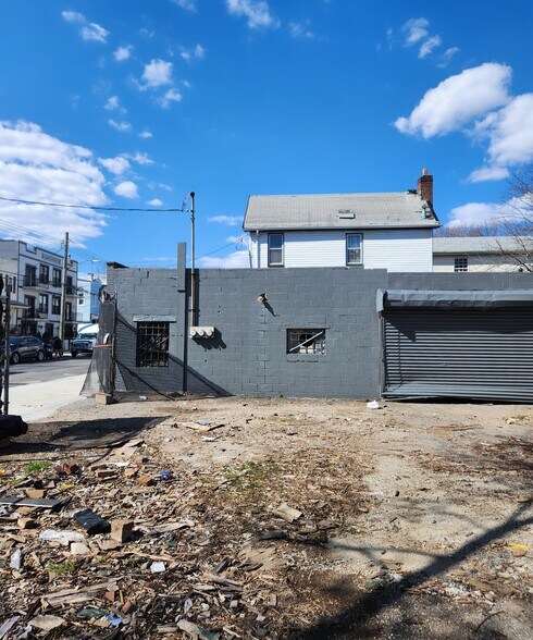 865 Liberty Ave, Brooklyn, NY à vendre - Photo du bâtiment - Image 3 de 6
