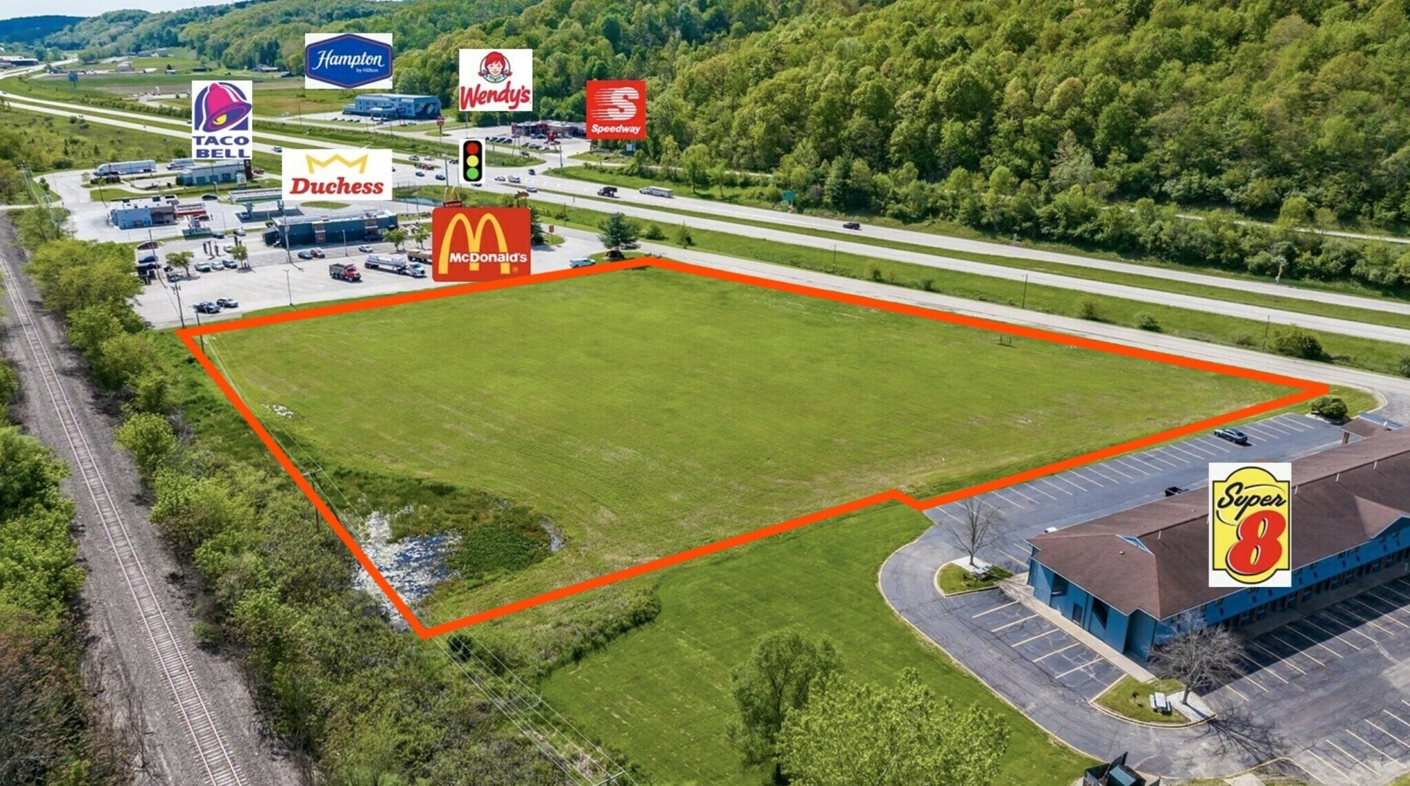 275 Adena Dr, Newcomerstown, OH à vendre Photo du bâtiment- Image 1 de 8