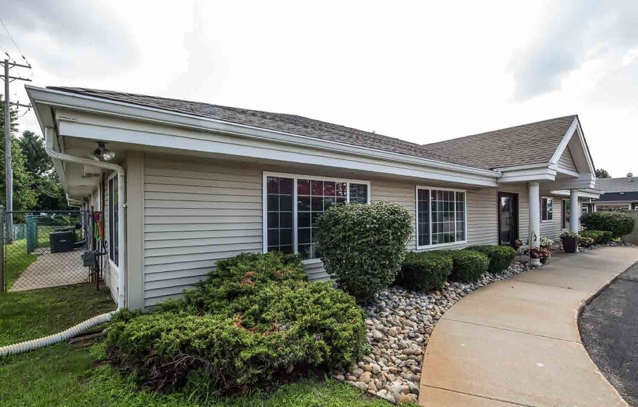 9125 Highland Rd, White Lake, MI for lease - Building Photo - Image 2 of 6