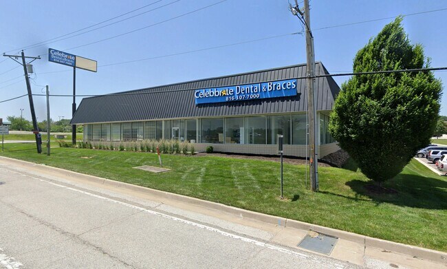 Plus de détails pour 12414 S 71 Hwy, Grandview, MO - Commerce de détail à vendre