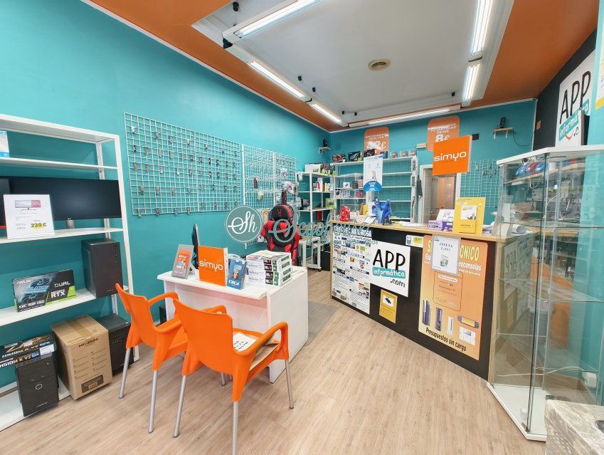 Retail in Segovia, Segovia for lease Interior Photo- Image 1 of 11