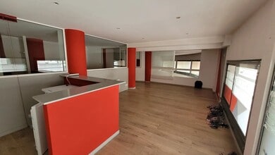 Rue Coste, Caluire-et-Cuire for lease Interior Photo- Image 2 of 4