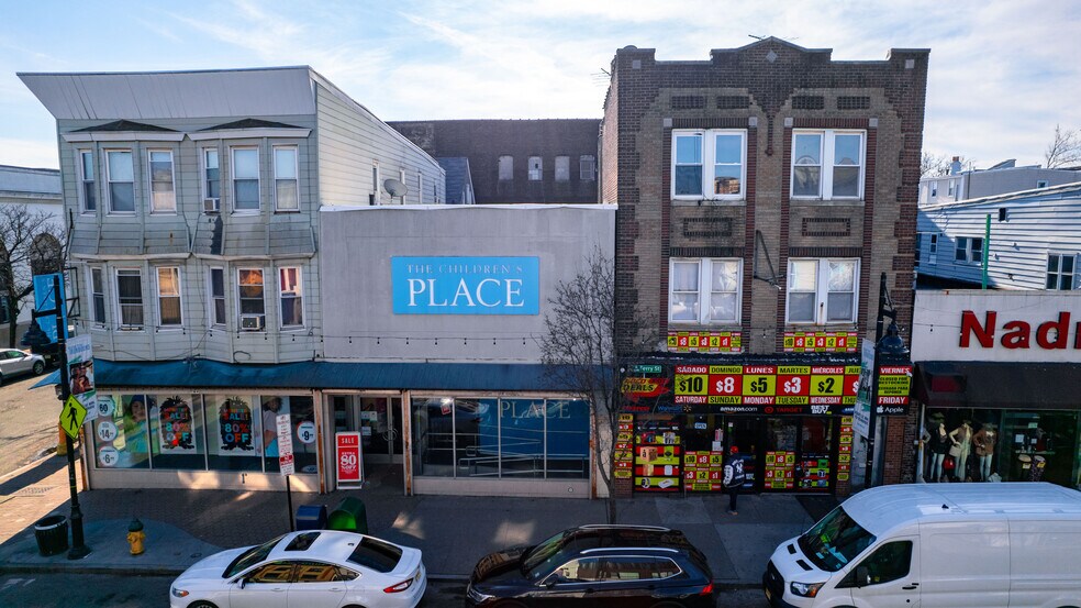 179-183 Ferry St Mixed Use Portfolio portefeuille de 3 propriétés à vendre sur LoopNet.ca - Photo du bâtiment - Image 3 de 8