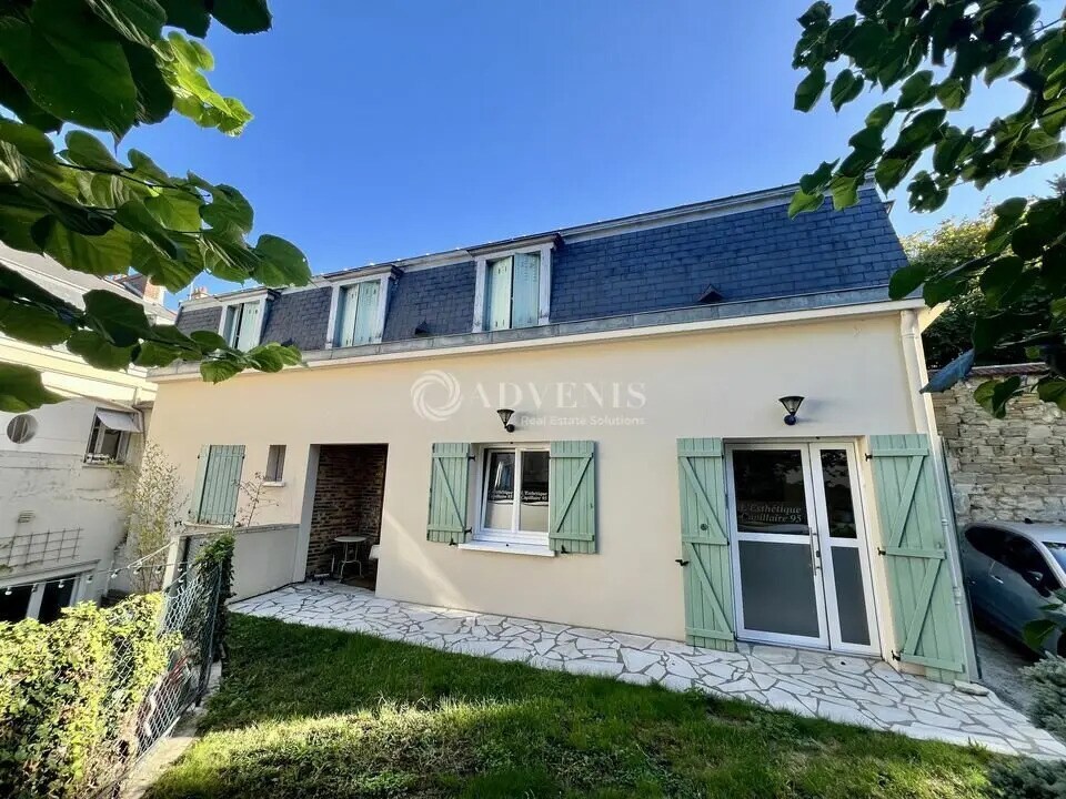 Retail in Pontoise for lease Building Photo- Image 1 of 11