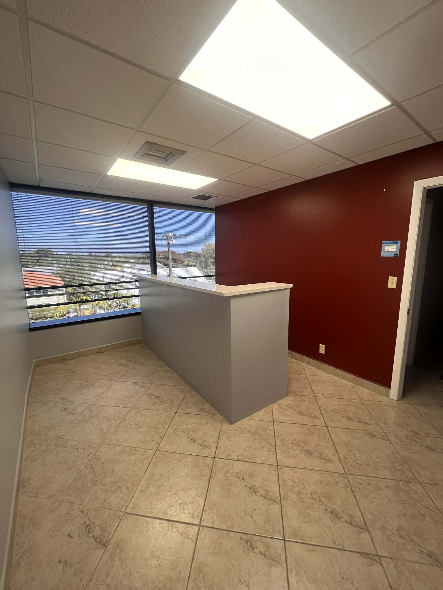 2021 E Commercial Blvd, Fort Lauderdale, FL à louer Photo intérieure- Image 1 de 6