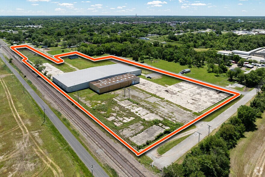 823 Aaron Pky, Centralia, IL à louer - Photo du bâtiment - Image 3 de 17