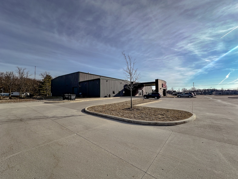200 Intertech Pky, Angola, IN for lease - Building Photo - Image 3 of 19