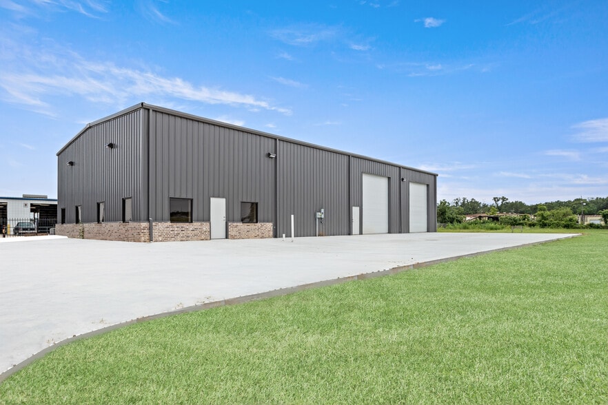 1750 Cardinal dr, Beaumont, TX for sale - Building Photo - Image 2 of 33