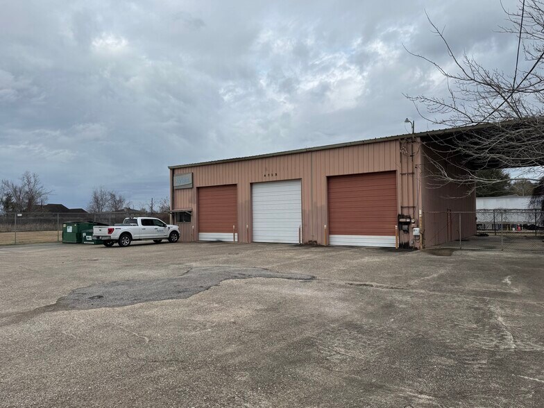 4725 Mercantile St, Beaumont, TX à louer - Photo du bâtiment - Image 2 de 14