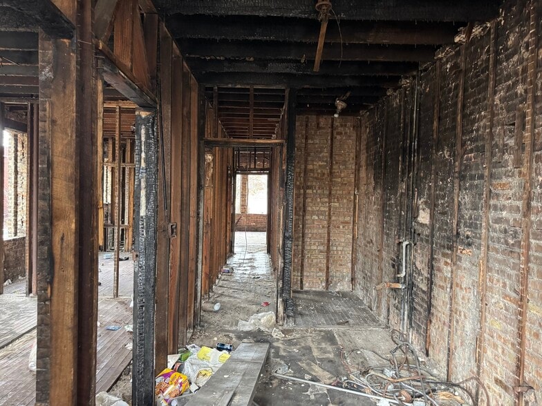 1758 E 79th St, Chicago, IL à vendre - Photo du bâtiment - Image 3 de 16