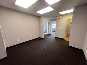 3055 Plymouth Rd, Ann Arbor, MI à louer Photo intérieure- Image 2 de 23