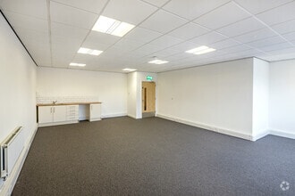 Leeside Rd, Londres à louer Photo intérieure- Image 2 de 6