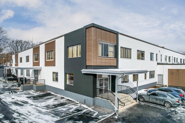 Plus de détails pour 25-29 Needham St, Newton, MA - Bureau à louer