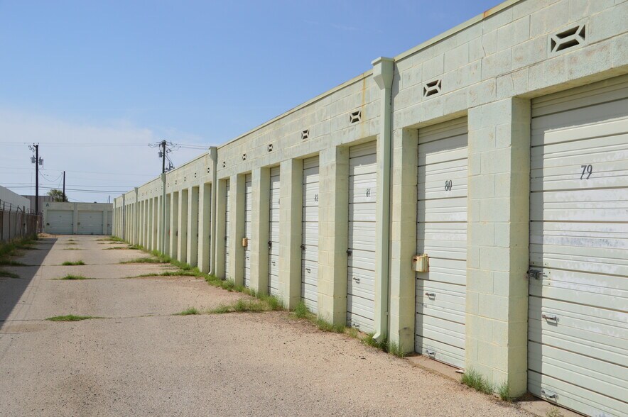 711 N Meadow Ave, Odessa, TX à vendre - Photo du bâtiment - Image 2 de 3