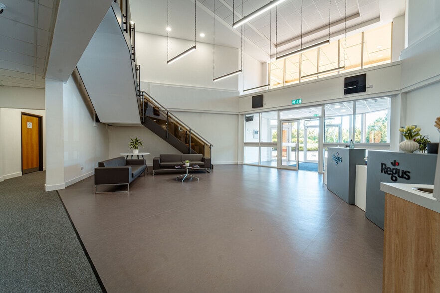 Chapelton Dr, Kirkcaldy for lease - Interior Photo - Image 2 of 10