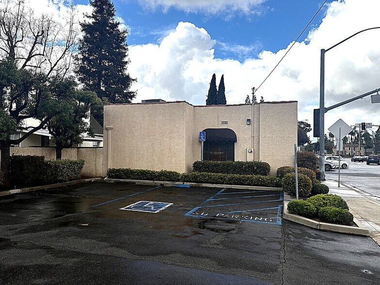 503 S Glassell St, Orange, CA for lease - Building Photo - Image 2 of 12