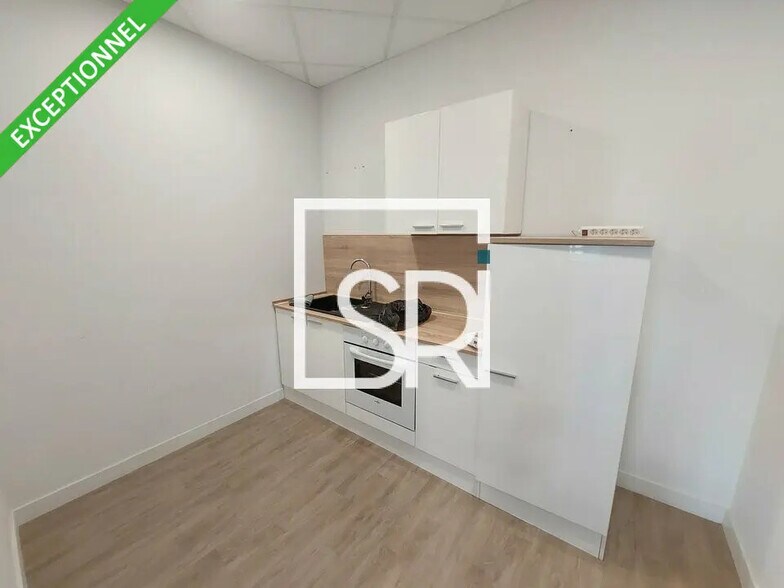 Bureau dans Cournon-d'Auvergne à louer - Photo du bâtiment - Image 3 de 23