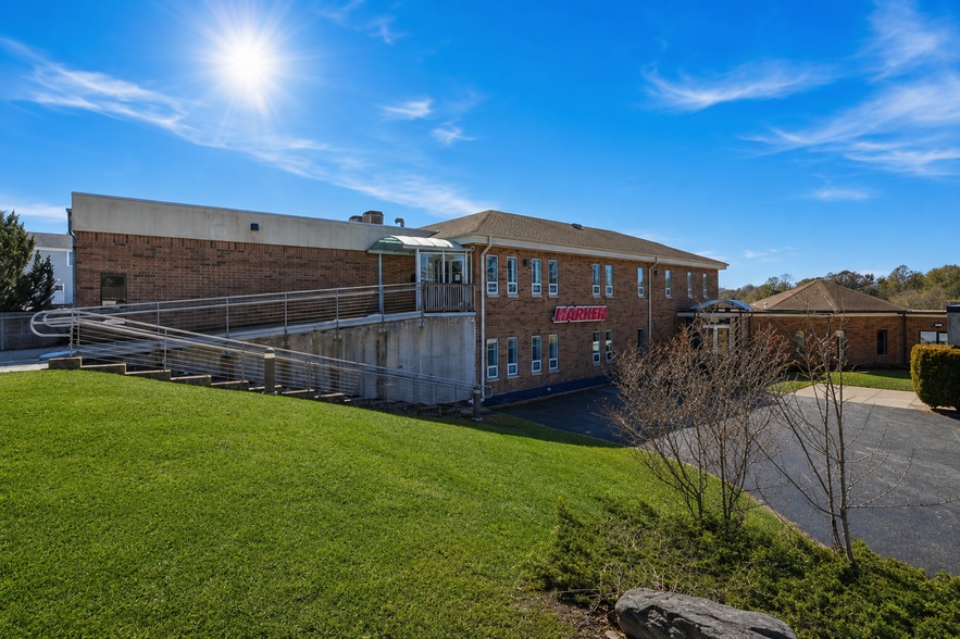 19 John Clarke Rd, Middletown, RI for sale - Building Photo - Image 3 of 56