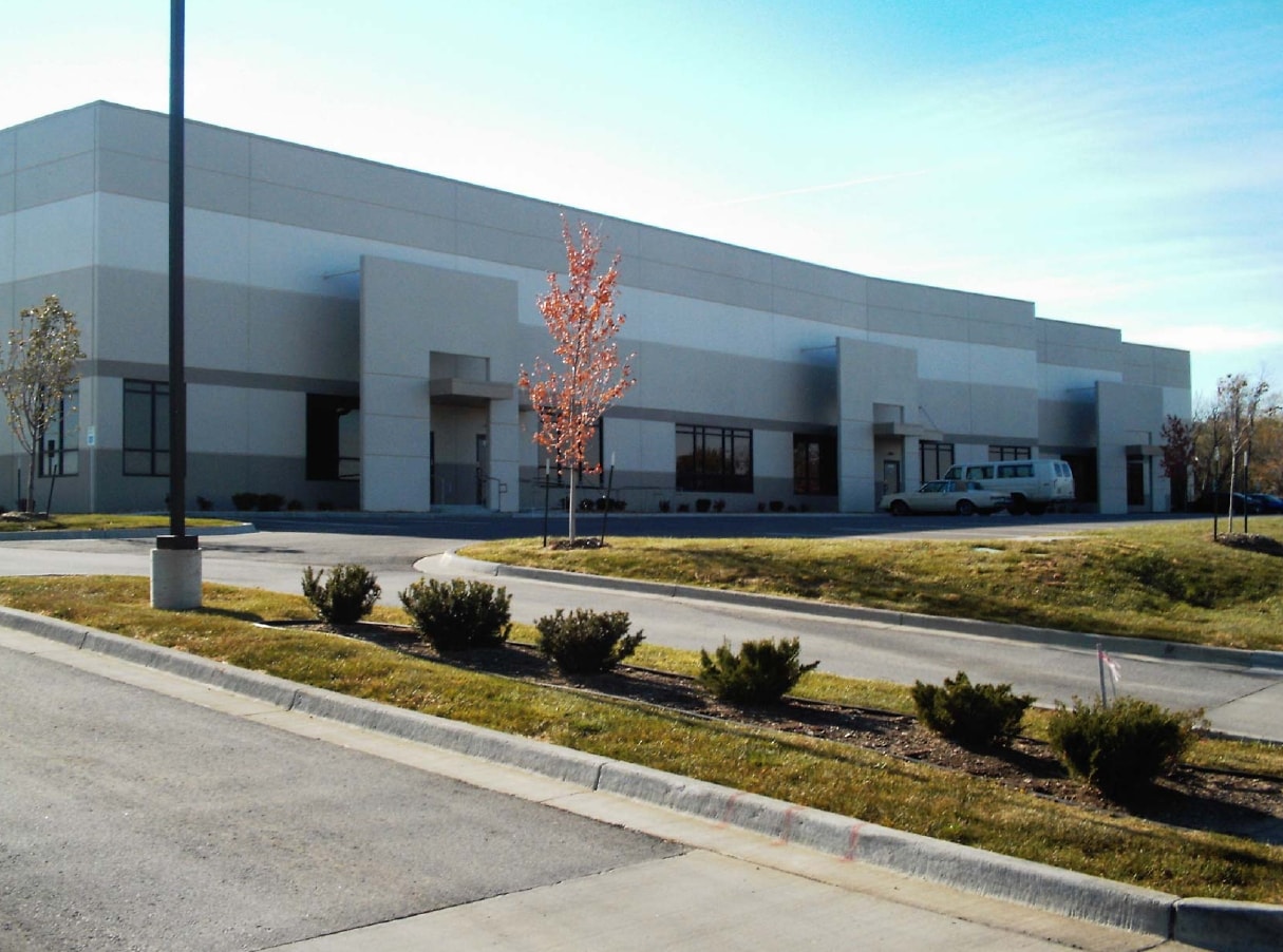 2650-2658 NE Hagan Rd, Lee's Summit, MO for lease Primary Photo- Image 1 of 3