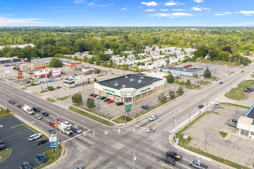 3753 S Dort Hwy, Flint, MI à vendre - Photo du bâtiment - Image 2 de 7