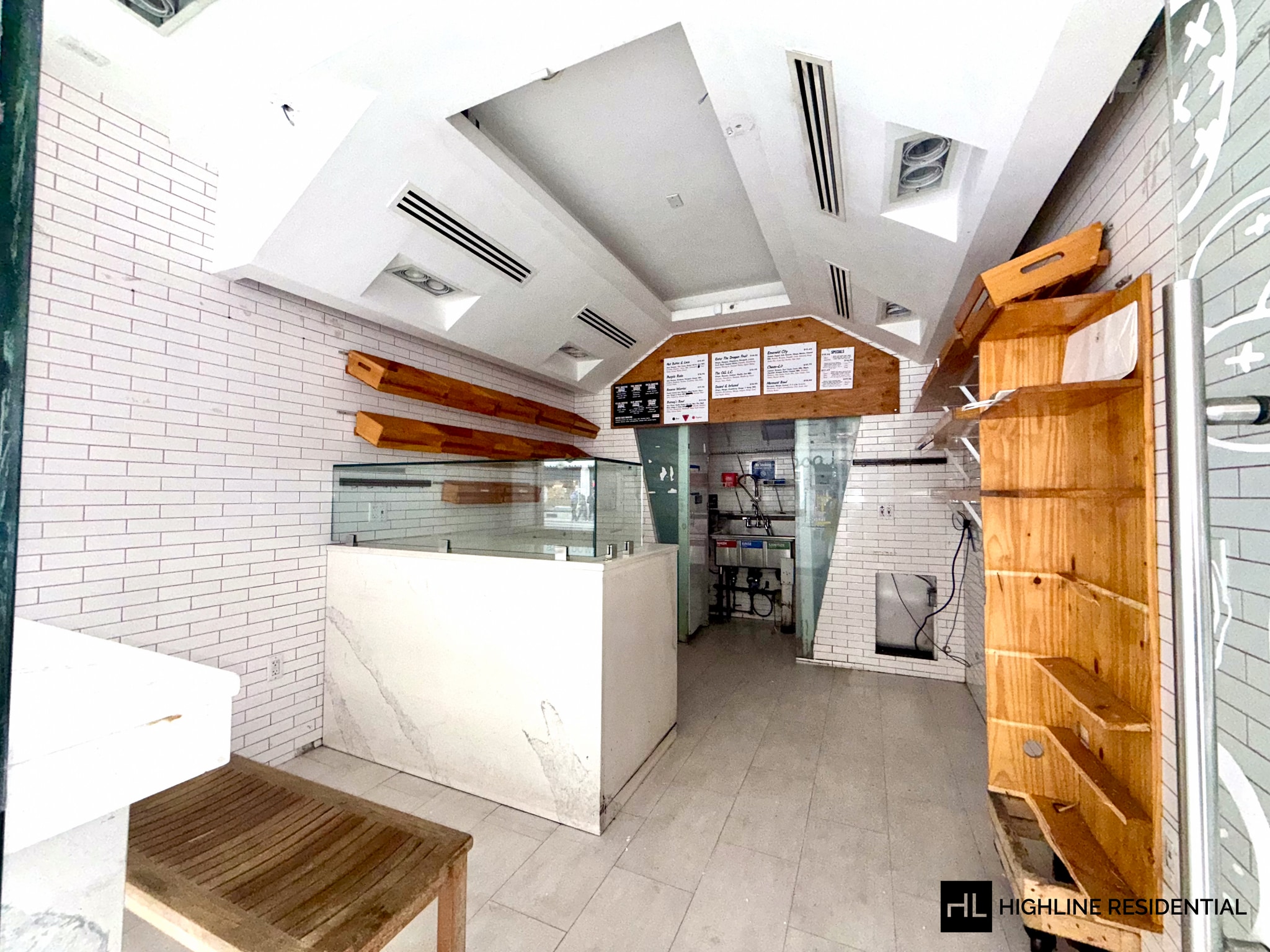 835 Lexington Ave, New York, NY for lease Primary Photo- Image 1 of 7