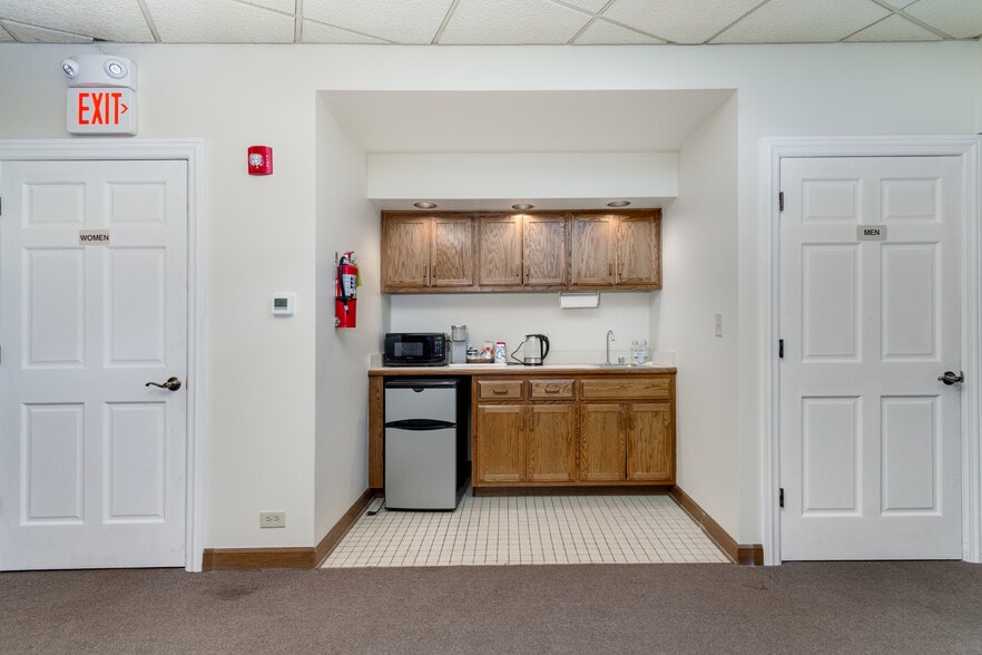 11900 Southwest Hwy, Palos Park, IL à vendre - Photo intérieure - Image 2 de 7