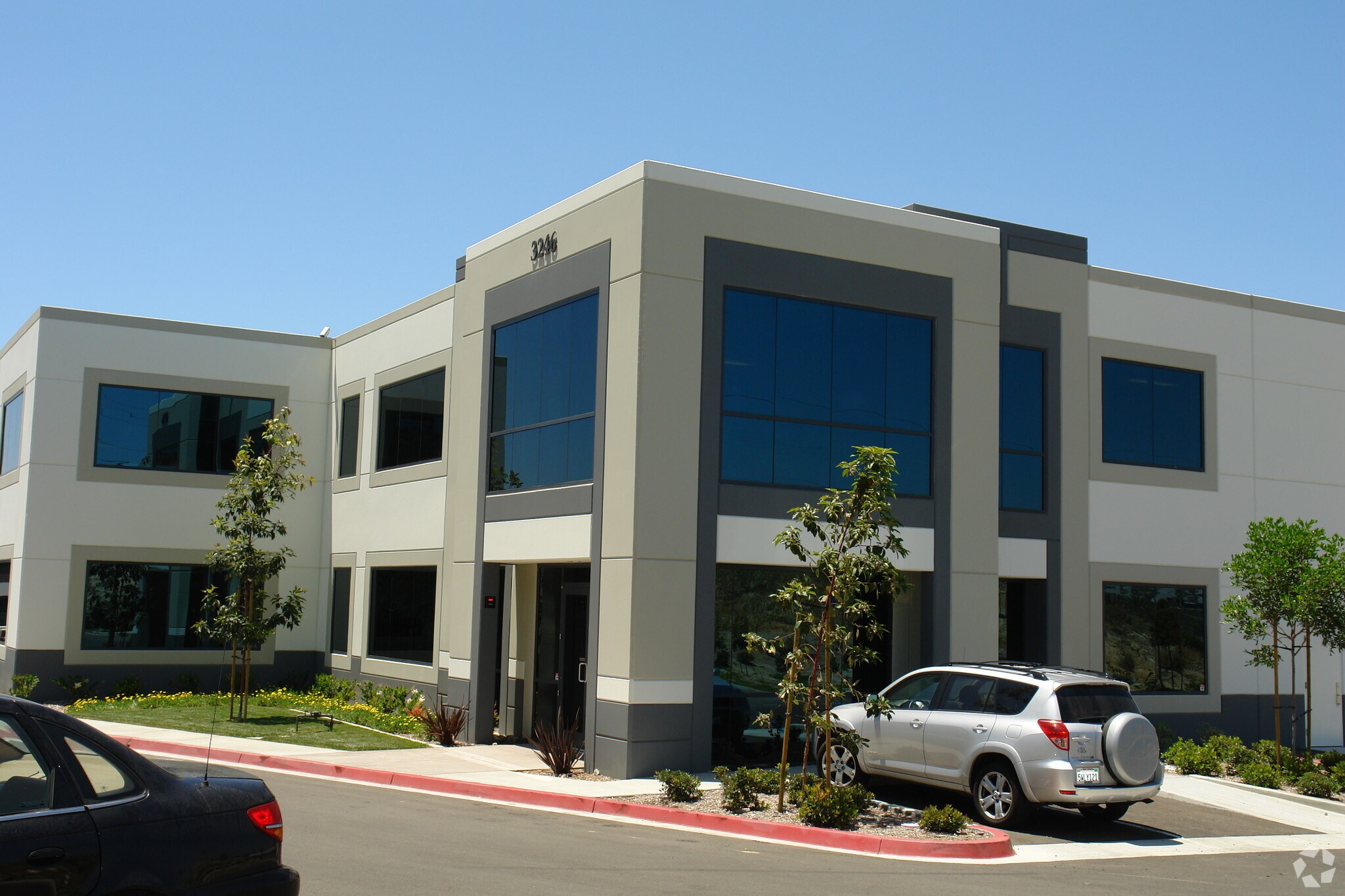 3246 Grey Hawk Ct, Carlsbad, CA à louer Photo du bâtiment- Image 1 de 5
