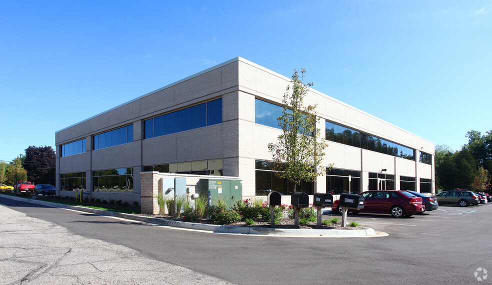 4362 Cascade Rd SE, Grand Rapids, MI à louer - Photo du bâtiment - Image 2 de 4