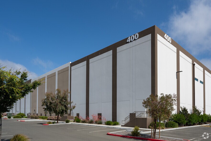 400 Boone Dr, American Canyon, CA à louer - Photo du bâtiment - Image 3 de 10