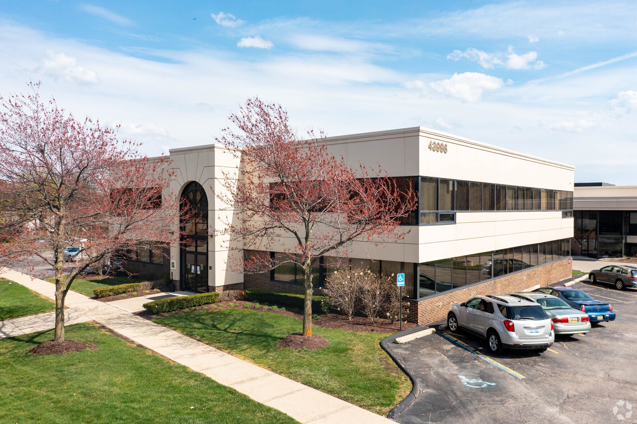 43996 Woodward Ave, Bloomfield Hills, MI for lease Building Photo- Image 1 of 5